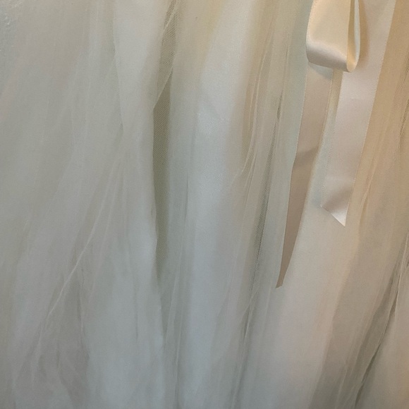 PIPPA & JULIE - CREAM FORMAL DRESS - Picture 4 of 7